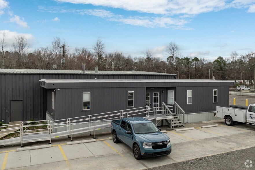 More Photos Of 4713 W Military Hwy, Chesapeake Truck Terminal For Lease
