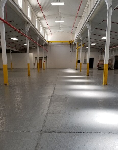 More Photos Of 200 N 8th Ave E, Newton Warehouse For Sale