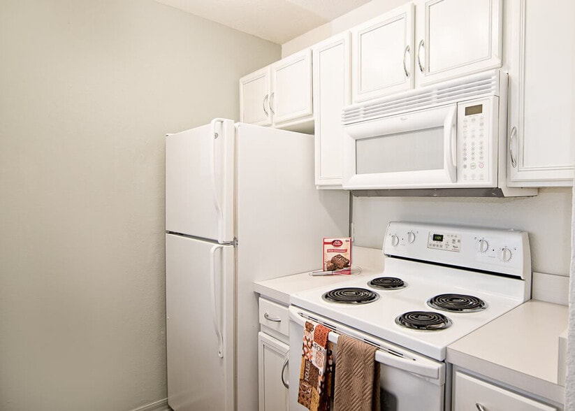More Photos Of 3726 Cleveland Heights Blvd, Lakeland Apartments For Sale