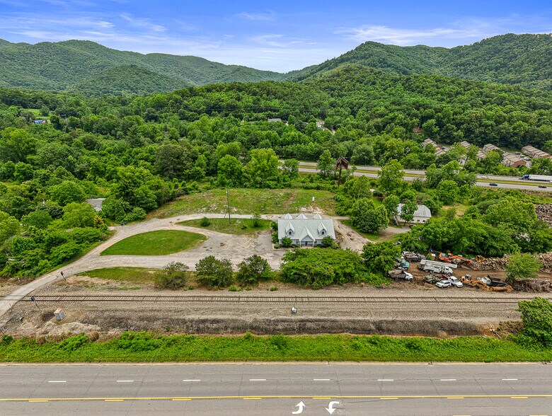 More Photos Of 14 Mimidis Ln, Swannanoa Office For Sale