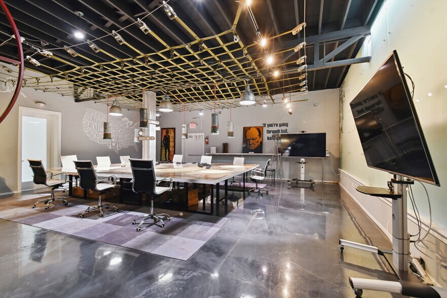 More Photos Of 3330 W Cypress St, Tampa Office For Sale