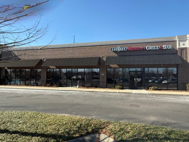 More Photos Of 261 Indian Lake Blvd, Hendersonville Unknown For Lease