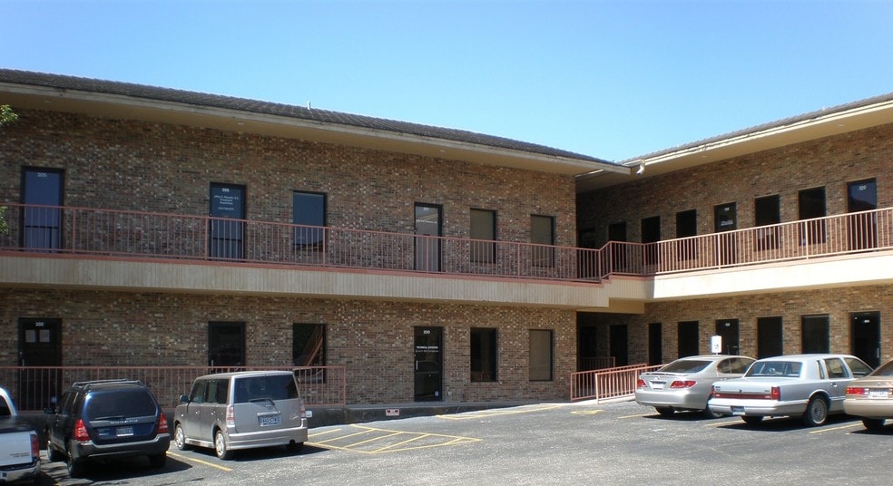 More Photos Of 10221 Desert Sands St, San Antonio Unknown For Lease