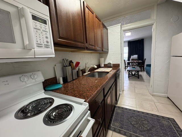 More Photos Of 300 Georgia St, Hollywood Apartments For Sale