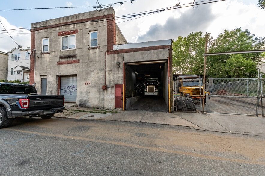 More Photos Of 335-337 E Jersey St, Elizabeth Distribution For Sale