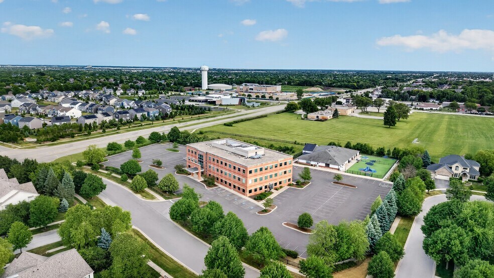 More Photos Of 2940 Rollingridge Rd, Naperville Medical For Lease