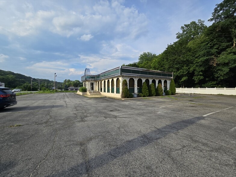 More Photos Of 5500 US Hwy 9w, Newburgh Restaurant For Sale