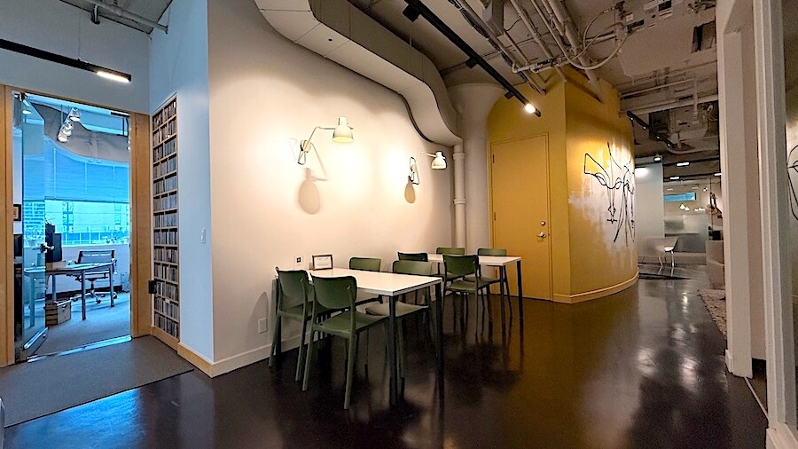 More Photos Of 119 Spadina Ave, Toronto Loft Creative Space For Lease