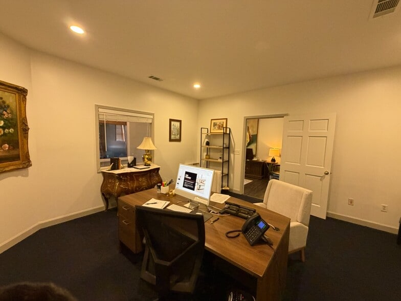 More Photos Of 9 W Broad St, Newnan Medical For Lease
