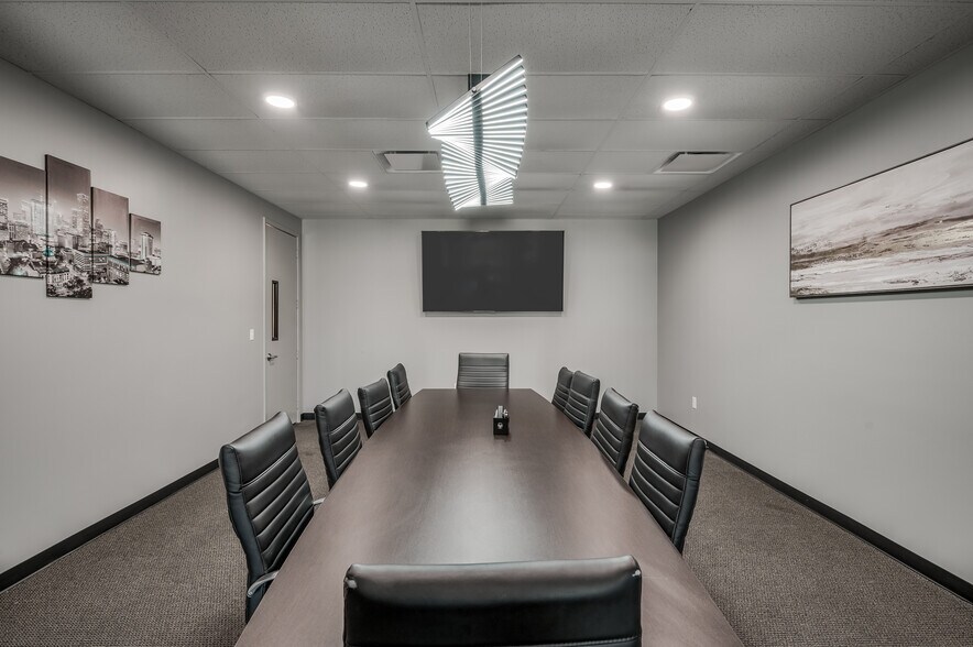 More Photos Of 21755 N I-45 Fwy, Spring Flex For Sale