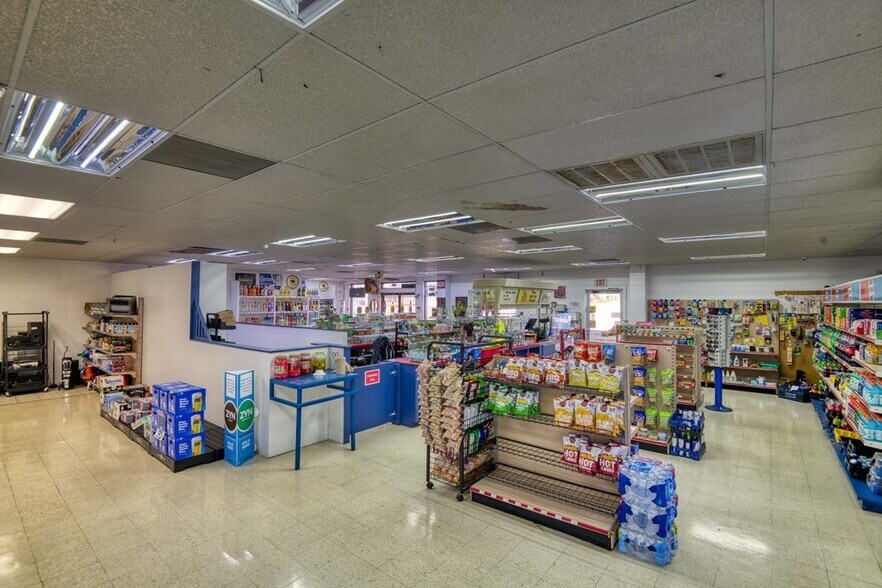 More Photos Of 3850 Highway 20, Tuscumbia Service Station For Sale