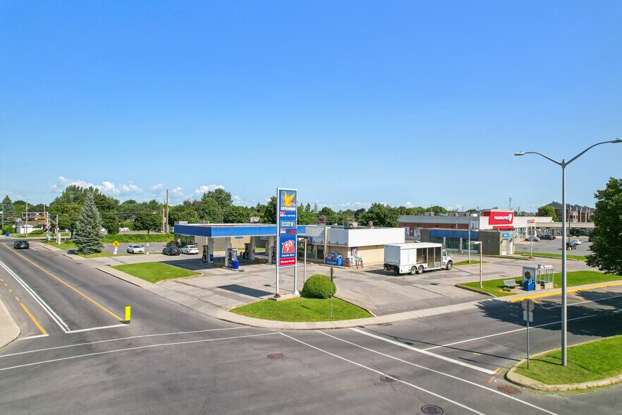 More Photos Of 80-90 Rue Quévillon, Varennes Convenience Store For Sale