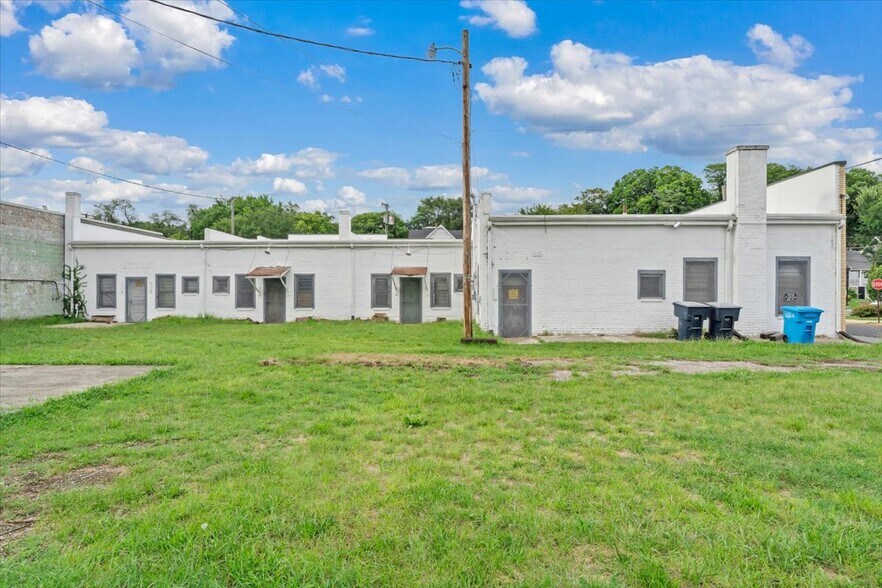 More Photos Of 2302 Melrose Ave NW, Roanoke Flex For Lease