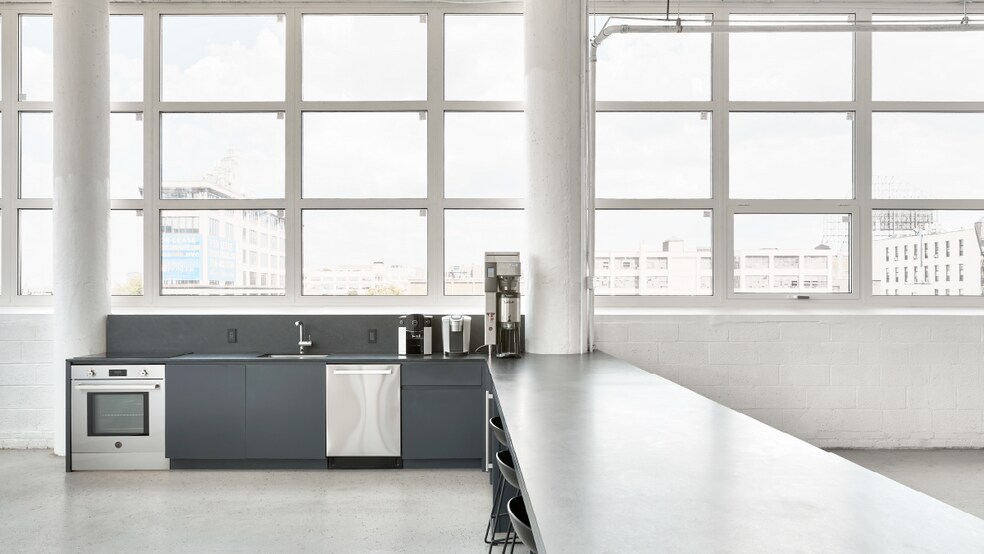 More Photos Of 3200 Skillman Ave, Long Island City Manufacturing For Lease
