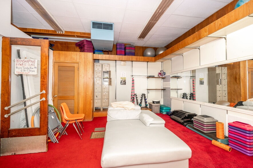 More Photos Of 6017-6019 Vine St, Cincinnati General Retail For Sale