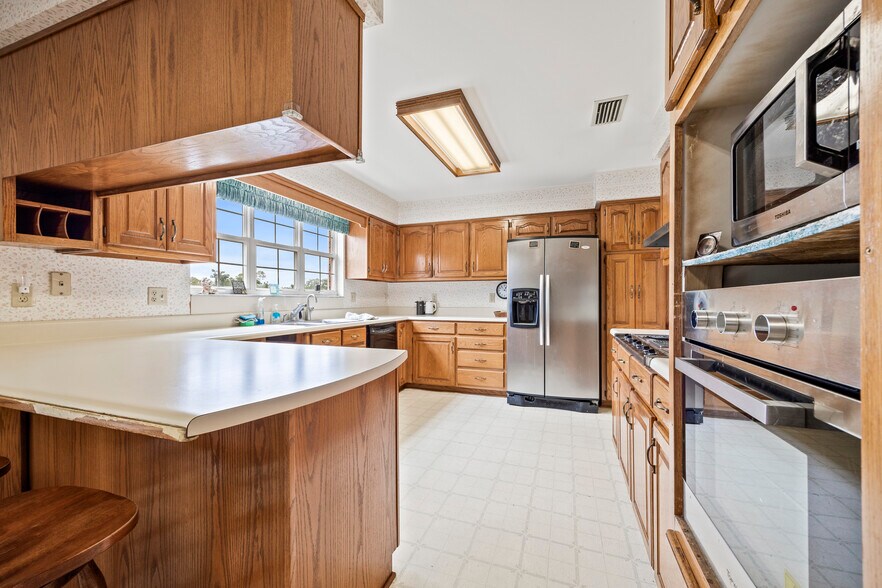 More Photos Of 1313 Irvin Ave SW, Live Oak Apartments For Sale