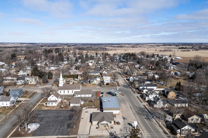 More Photos Of 102 S Woodward St, Brandon Service Station For Sale