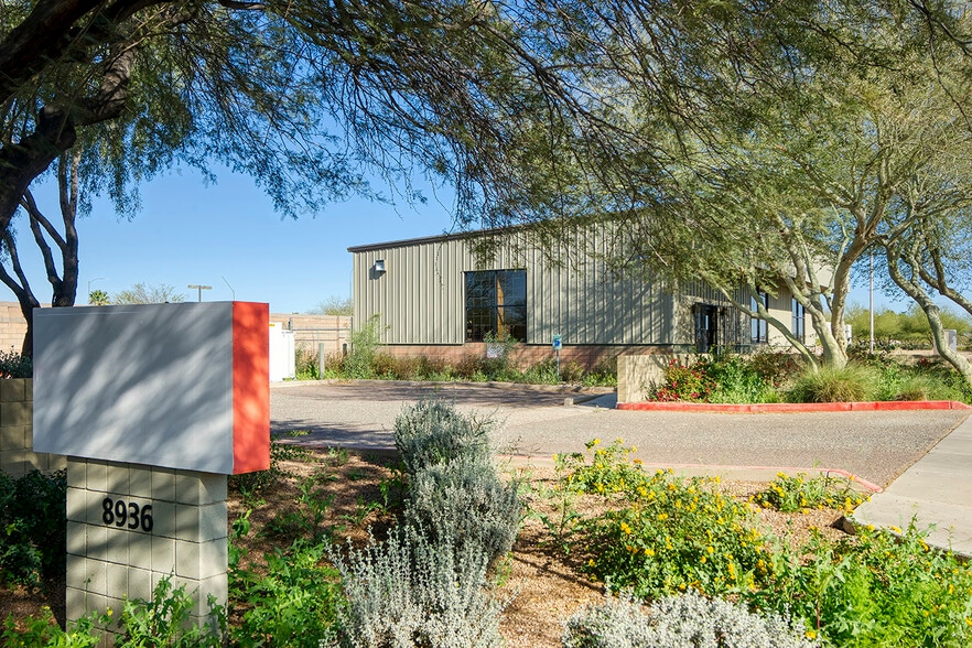 More Photos Of 8936 N 79th Ave, Peoria Warehouse For Lease