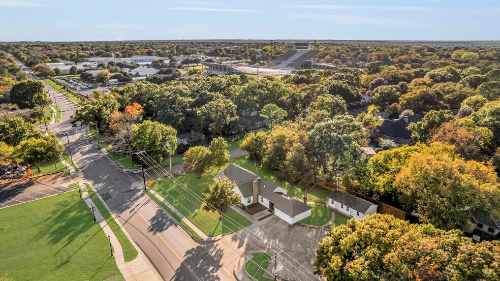 More Photos Of 600 S Davis Dr, Arlington Office For Lease