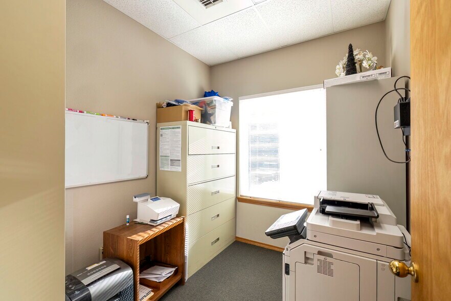 More Photos Of 104 Tremont Ave, Port Orchard Medical For Sale