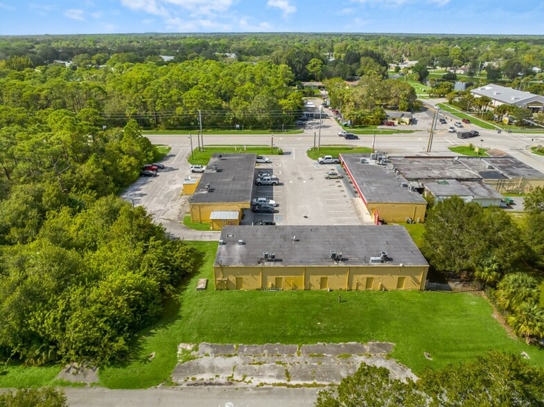 More Photos Of 5180-5186 Turnpike Feeder Rd, Fort Pierce General Retail For Sale
