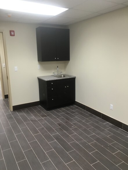 More Photos Of 180 Tices Ln, East Brunswick Medical For Lease