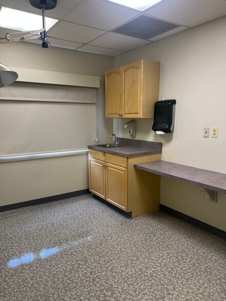 More Photos Of 401-423 Coventry Dr, Phillipsburg Medical For Sale