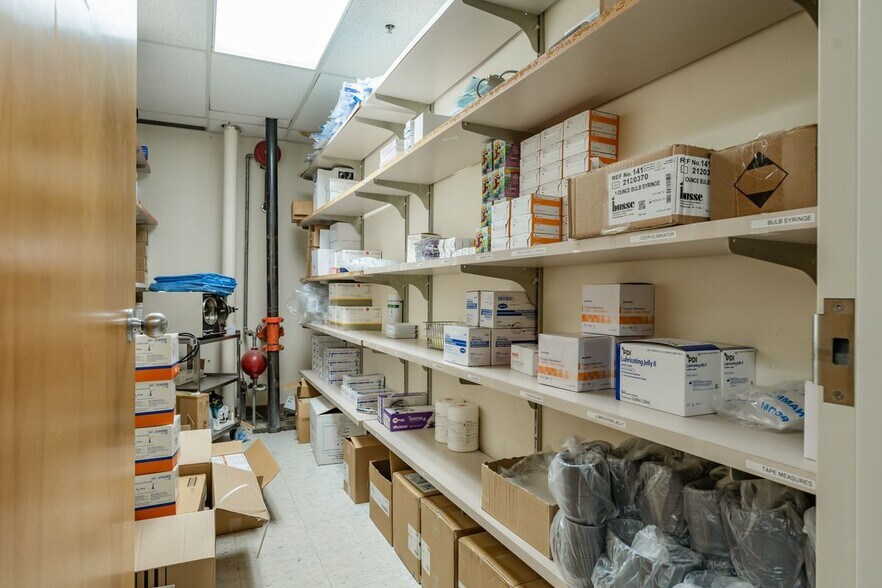 More Photos Of 6500 Preston Hwy, Louisville Medical For Lease