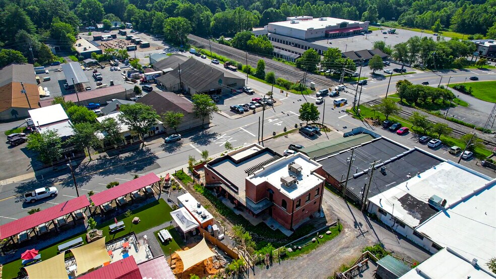 More Photos Of 128 Broadway St, Black Mountain Restaurant For Sale