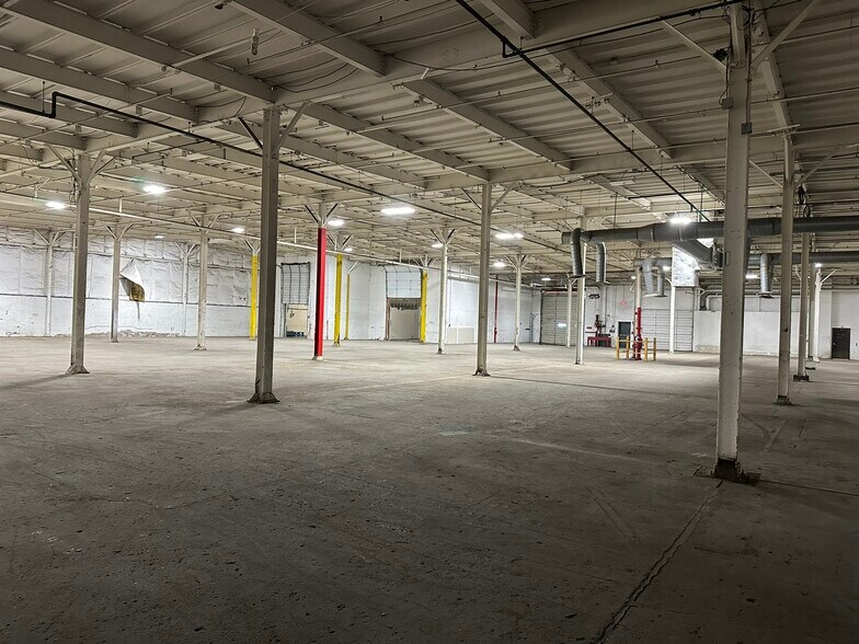 More Photos Of 217 S Belmont Ave, Indianapolis Warehouse For Lease