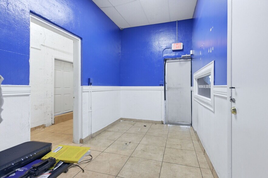 More Photos Of 612 N Dixie Hwy, Hollywood Auto Repair For Lease