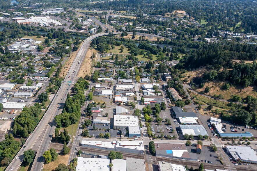 More Photos Of 306 W Lawrence St, Eugene Storefront Retail Office For Sale