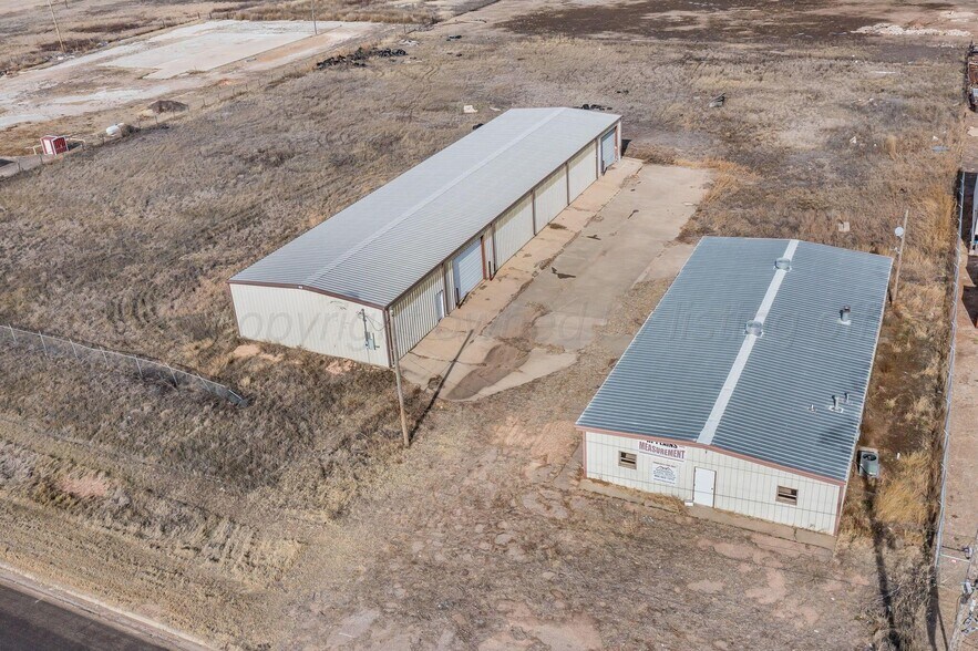 More Photos Of 1724 McCullough St, Pampa Warehouse For Sale