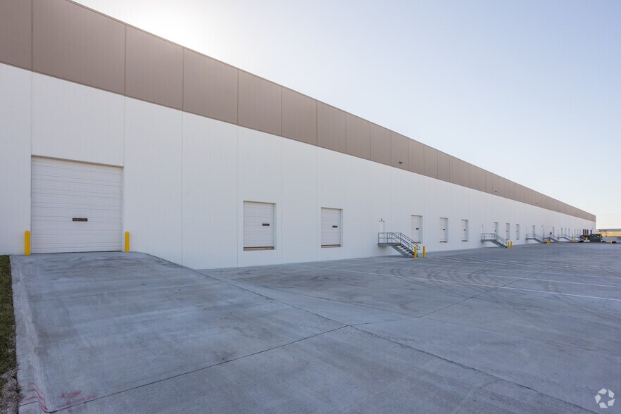 More Photos Of 6150 SE Rio Cir, Ankeny Warehouse For Lease