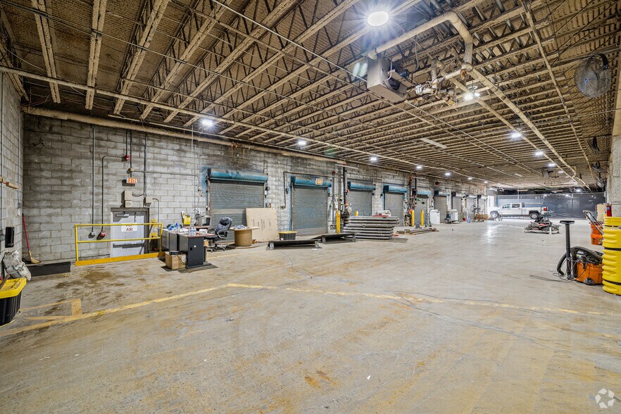 More Photos Of 14140 N Washington Hwy, Ashland Distribution For Lease
