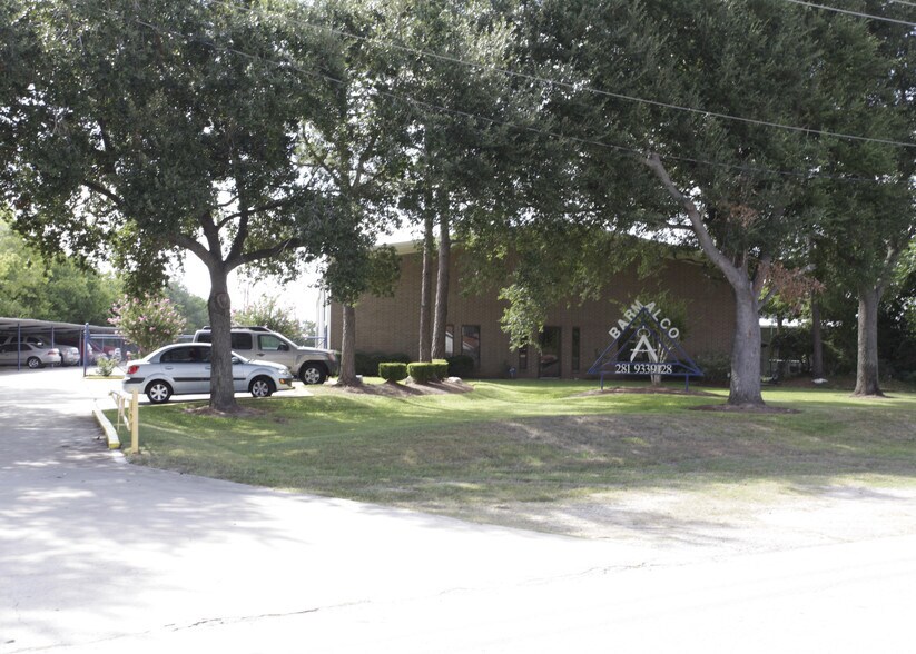 More Photos Of 12907 Old Richmond Rd, Houston Warehouse For Lease