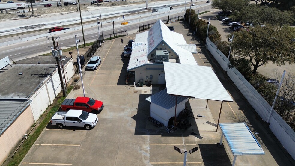 More Photos Of 9322 LBJ Fwy, Dallas Fast Food For Lease