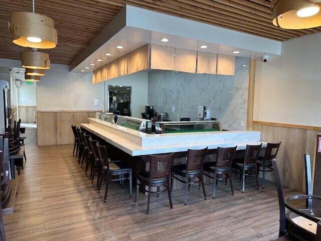 More Photos Of 11820-11830 Ventura Blvd, Studio City Restaurant For Lease