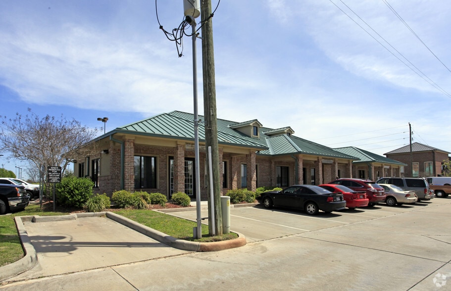 Primary Photo Of 3531 S Town Center Blvd, Sugar Land Medical For Lease