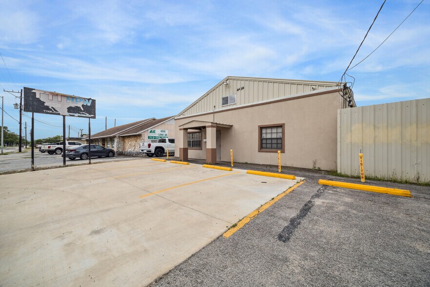 More Photos Of 6438 Long Dr, Houston Industrial For Sale