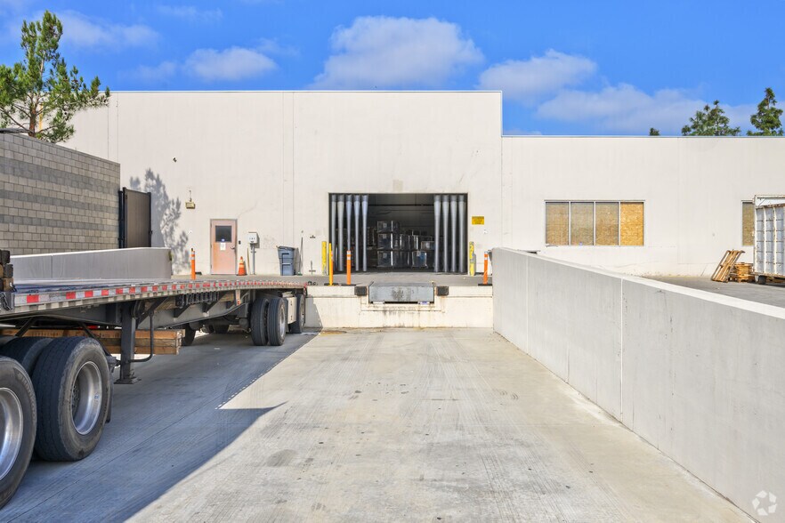 More Photos Of 2150 S Parco Ave, Ontario Manufacturing For Lease