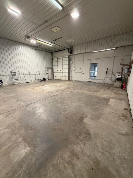 More Photos Of 923 Randolph Ave, Saint Paul Auto Repair For Sale