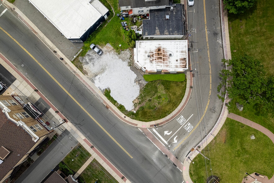 More Photos Of 2 Main St, Netcong Office For Sale