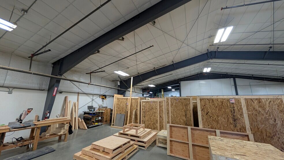 More Photos Of 850 Hawthorne Ave, Ponderay Manufacturing For Lease