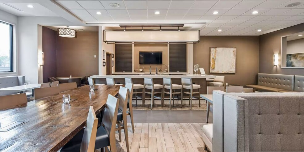 More Photos Of 1549 Westborough Dr, Katy Hotel For Sale