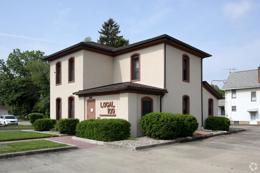 More Photos Of 2046 S Main St, Akron Office For Lease