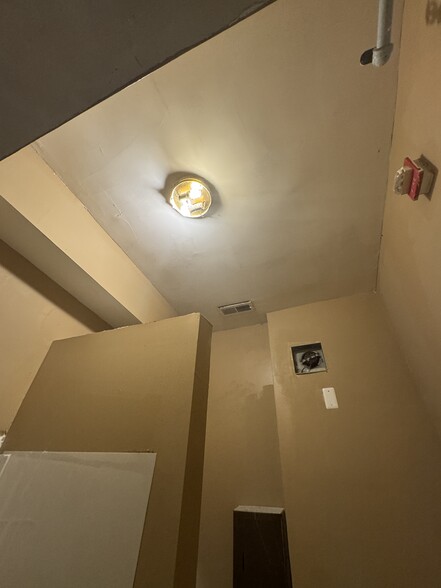 More Photos Of 2449 Shirley Ave, Baltimore Flex For Sale