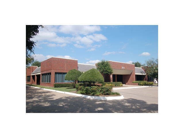 More Photos Of 211 W Pleasant Run Rd, Lancaster Office For Lease