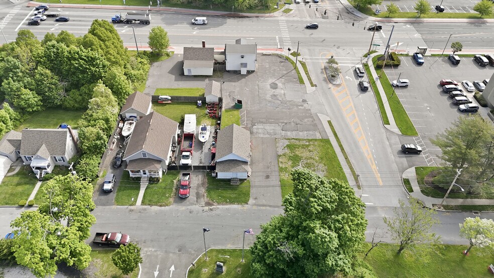 More Photos Of 1002-1004 New York 112, Port Jefferson Station Freestanding For Sale