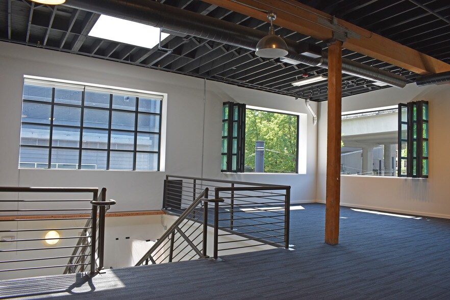 More Photos Of 1435 NW Northrup St, Portland Office For Lease